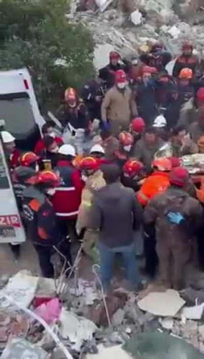 A man was just rescued alive more than 278 hours after the earthquake in Turkey!