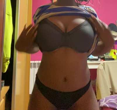 Should I strip in this subreddit more often for you guys?🙄 I‘m insecure