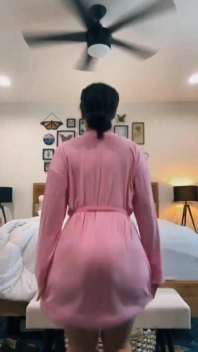 Luna Robe Clapping 😮‍💨