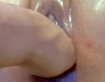 Up close with a closed fist ð