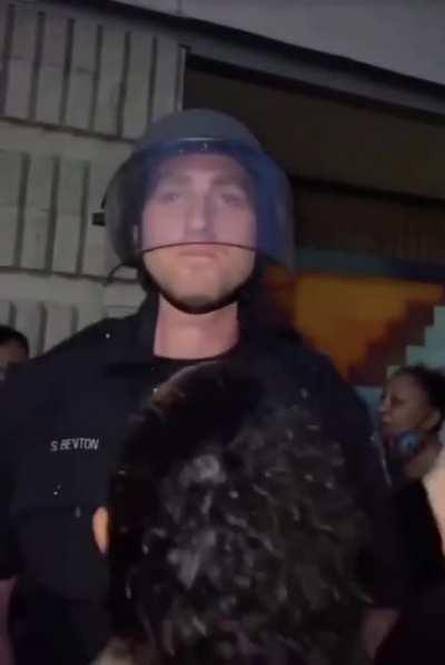 Police officer shows great discipline