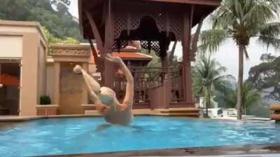 IG Live on the pool part 3