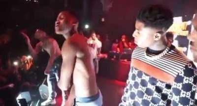 They most def had a talk bout bbg dee b4 the show😭😭😭