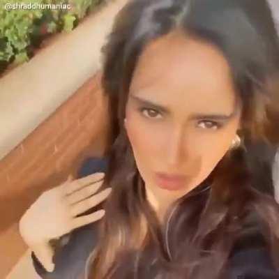 Sneaky Peaky Heavenly Glimpse of Neha Sharma Milky Buttery Thighs 🍗🍗👅👅💯💯