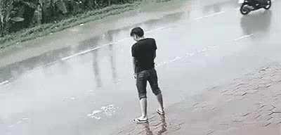 Peeing in the middle of street