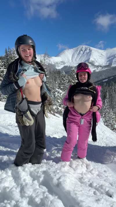 Flashing the skiers ;)