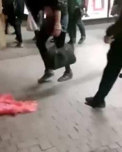 Alexa, play Slam by Onyx