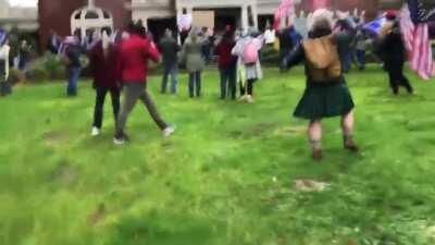 Trump supporters has breached the gates of Gov. Inslee’s mansion, at the Olympia Protests