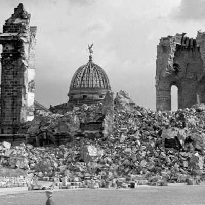 Goering has some raggedy shoes