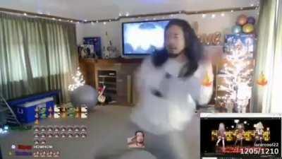 Un bailecito para no se que :v