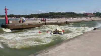 WCGW sailing your boat into a choppy channel