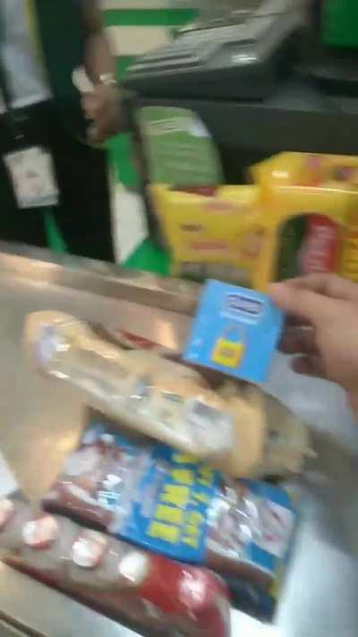 Bat parang ang gaan ng padlock?