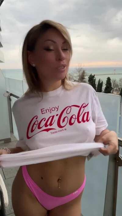 Soooo many windows around 😂🙈