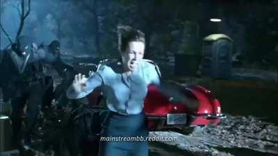 Jamie Lee Curtis Knees a Man in the Balls in True Lies (1994)