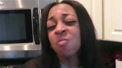 💗 Jasmine Struggles Eating Habanero Pepper 💗 😋