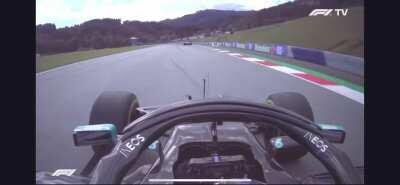 Uncut footage: Bottas angry at Backmarkers and gives Giovinazzi the middle finger