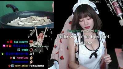 Someone wants to buy feet pics from Chef Berry