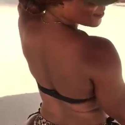 🇯🇲🍑