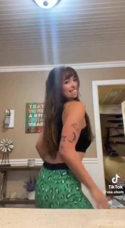 Made a telegram group for her (zoe.ebarb) 