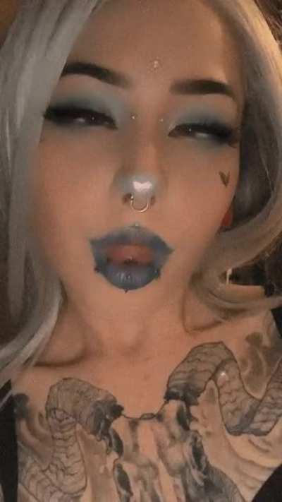 Open up big and wide!