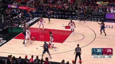 [Highlight] Gobert shows what happens when his teammates pass him the ball