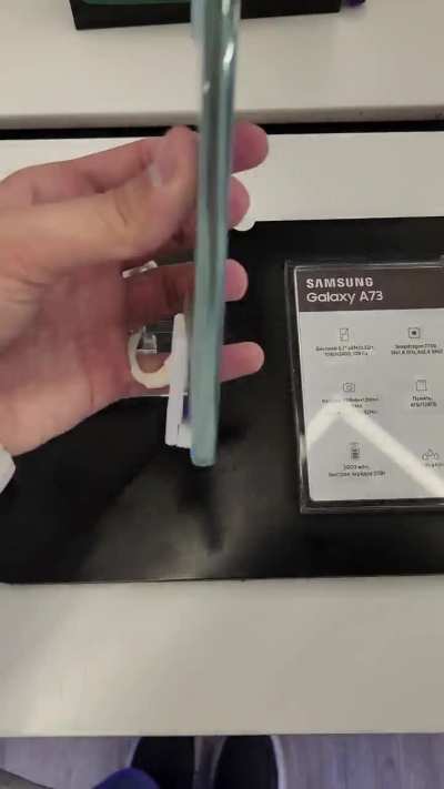 The last One UI 8 update has landed on a retail Galaxy A73 🥹✨️