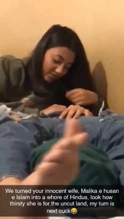 Aap ki Malika-e-Husn ki Hinduon ne khol di bund... 😂