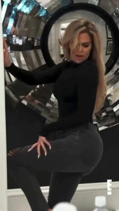 She’s so fucking fine 😩