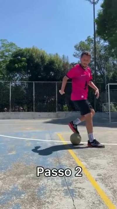 Learn This Dribble 👀🔥 IG: lukeet10, 7futsal