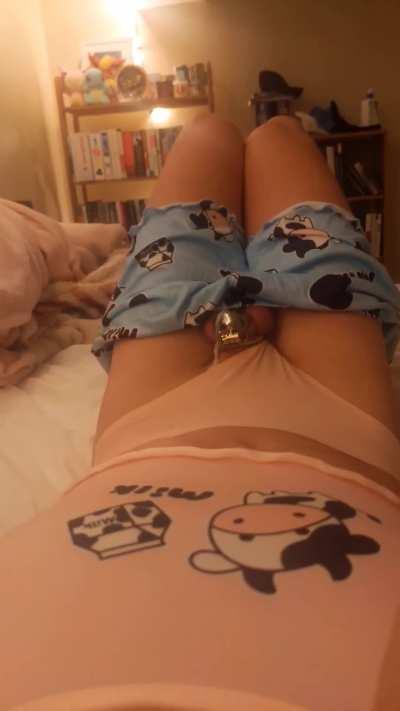 would u be have a sleepover with a chastity trans girl? 👉👈