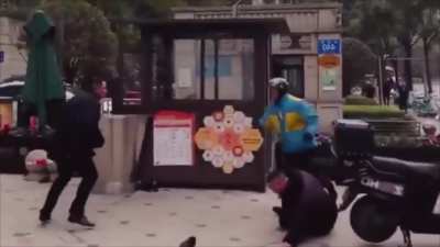 UberEats driver fighting security guards