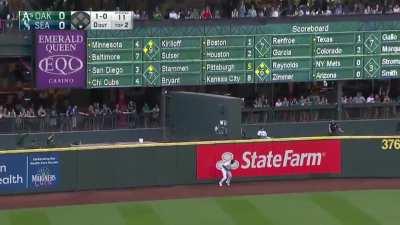 [Highlight] Matt Olson opens scoring for A's with his 14th HR