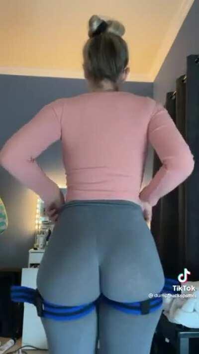 Soft and jiggly 2 (So Jiggly) 👅🤤