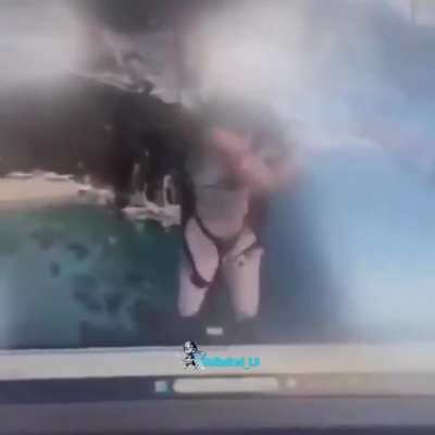 19-year-old student d*es in parasailing accident after unbuckling seatbelt during panic attack.