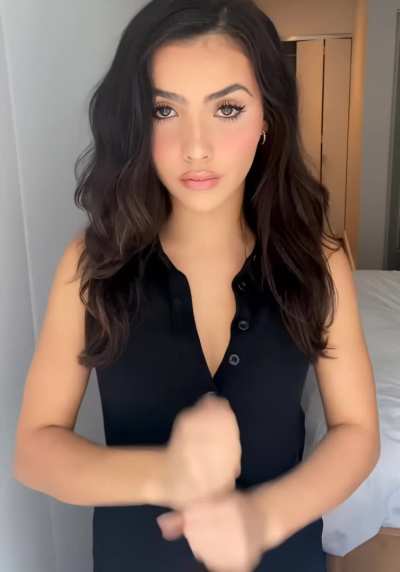 Andrea Botez Stroking