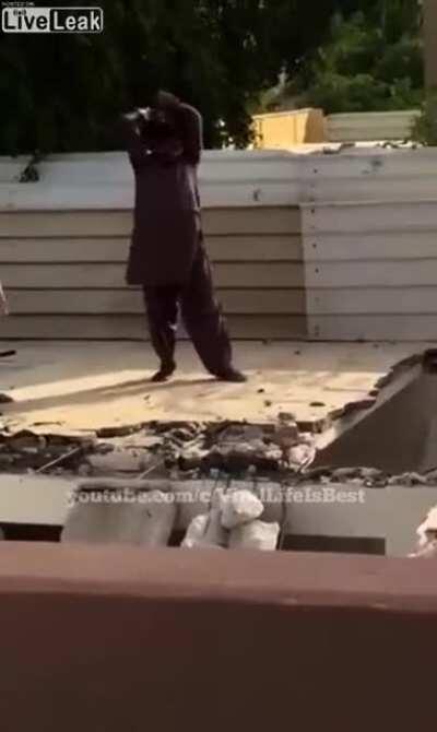 The Sport of Sledge Hammering