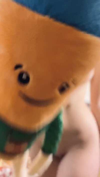 Would you trade places with Kevin the Carrot?.. 😊🎄 (🔊 ON)