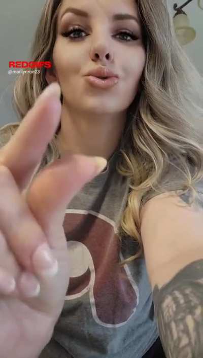 How sad 😔 not even wife wants to screw you with a shrimp that small