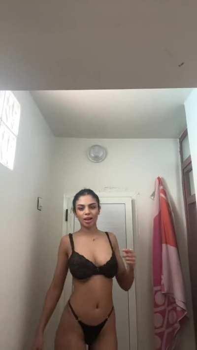 I'm home alone.. please cum over