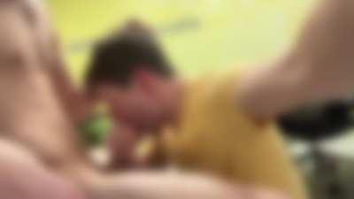 [28] Bi Dude, Discreet Suck