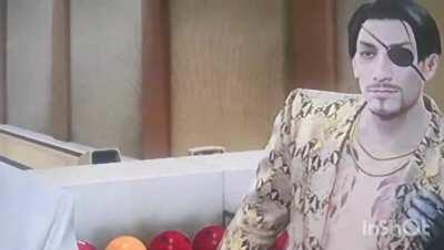 Just scrolling on my capture gallery on PS4, see these YAKUZA clips saved there and......