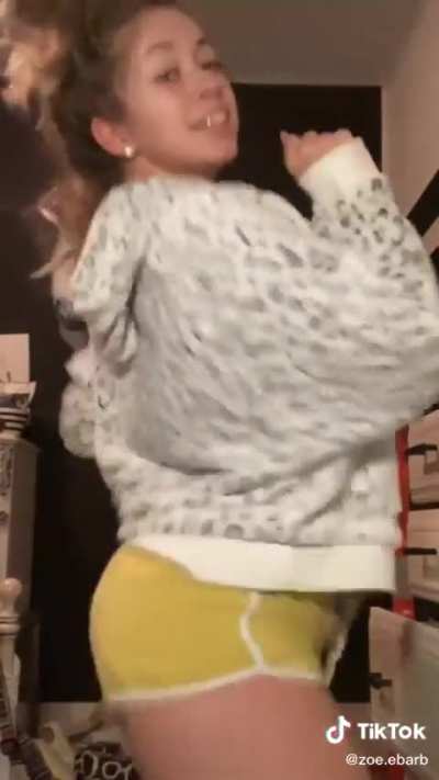 love her older vids where she was a lil bit thicker