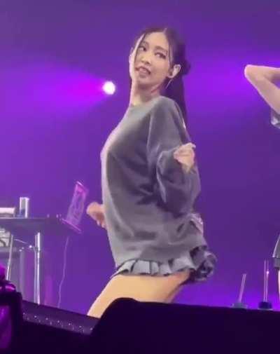 I love it when they unleash their inner slut