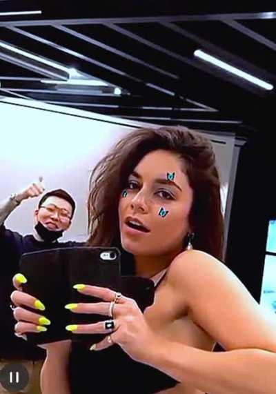 Her reaction to my hrd dk pic is priceless