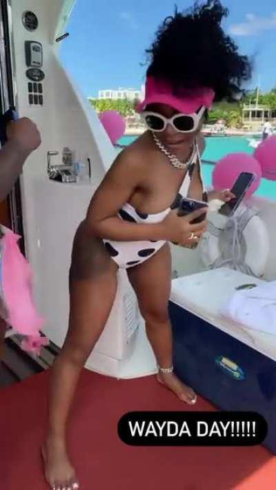 Backshots everyday 😍😍😍