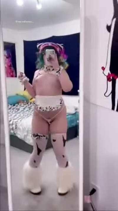 lil christmas cow 💓