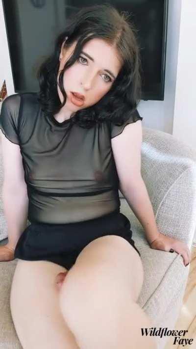 Challenge: how long can you look me in the eyes while I play with that irresistible cock between my legs? No cheating😘