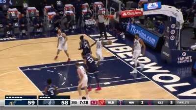 [Highlight] KAT takes it past Gobert and throws down an emphatic slam