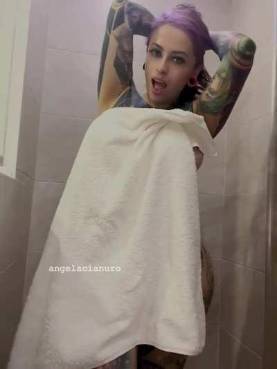 Curvy Alt Girl On / Off