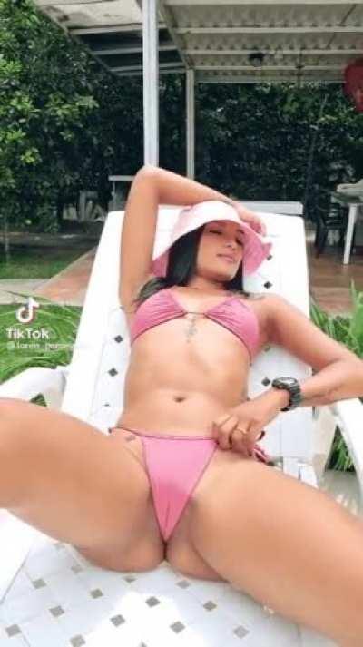 beautiful her under sun in pink 🥰☀️ L. P. 😉